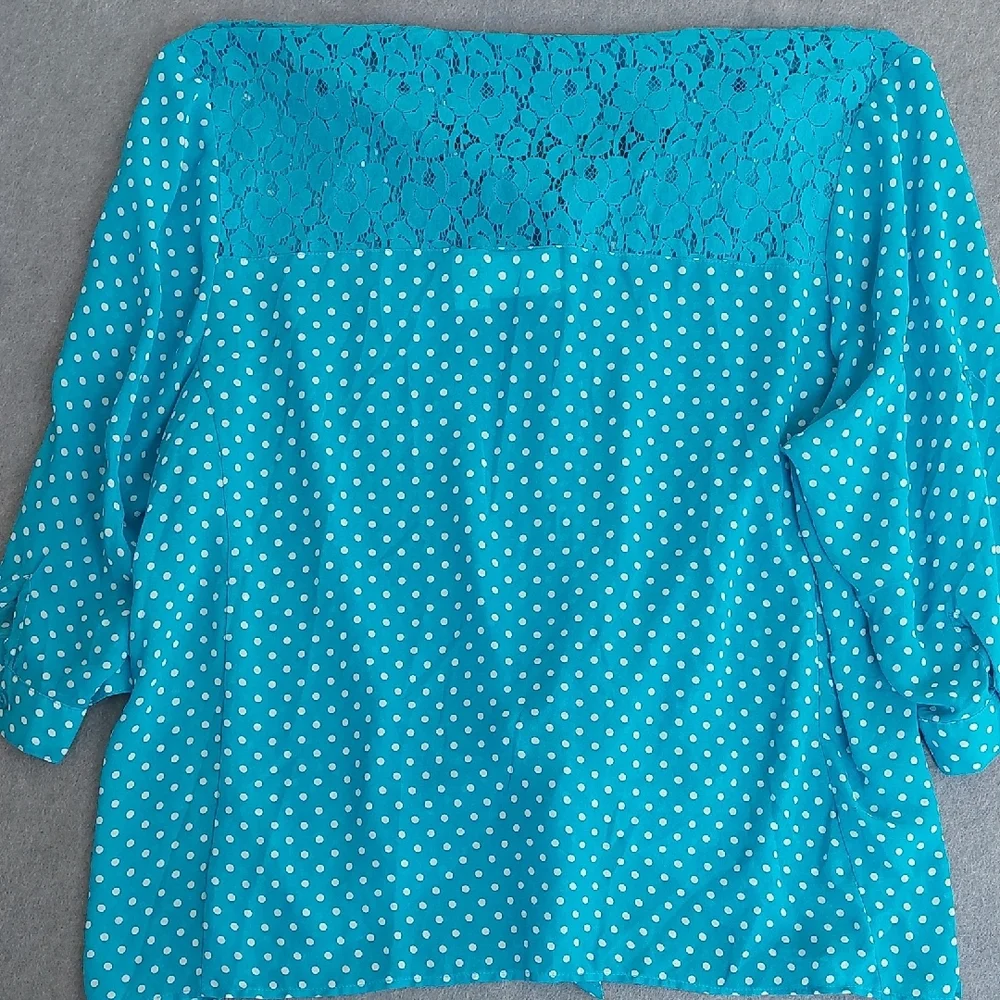 Allison Brittney Woman Turquoise Polka Dot Tie-Front Top 3X Lace Back - Picture 5 of 6
